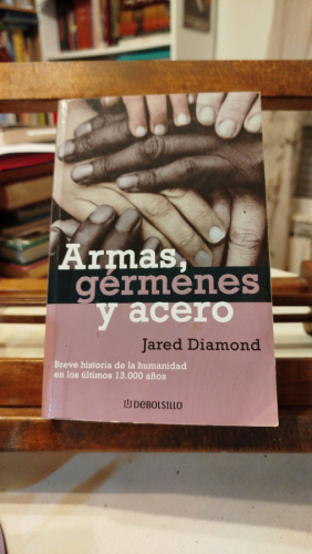 Portada del libro ARMAS, GERMENES Y ACERO