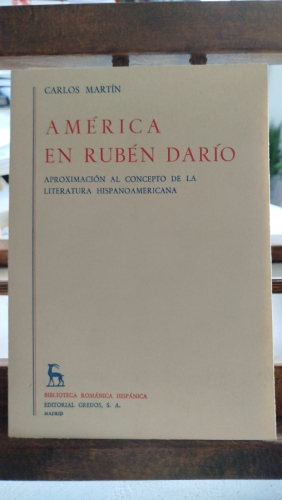 Portada del libro de América en Rubén Darío: aproximación al concepto de la literatura hispanoamericana