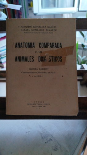 Portada del libro de Anatomía comparada de los animales domésticos