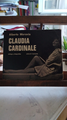 Portada del libro de Claudia Cardinale