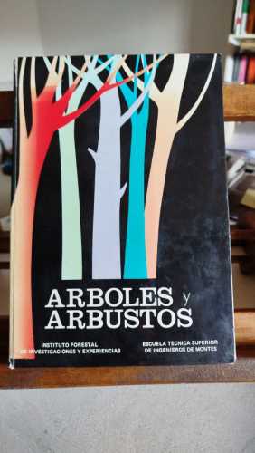 Portada del libro de Árboles y arbustos de la España peninsular