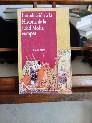 Portada del libro de Introducción a la historia de la Edad Media en Europa