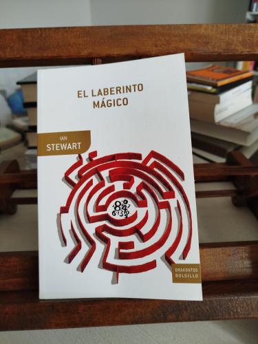 Portada del libro de El laberinto mágico: el mundo a través de ojos matemáticos