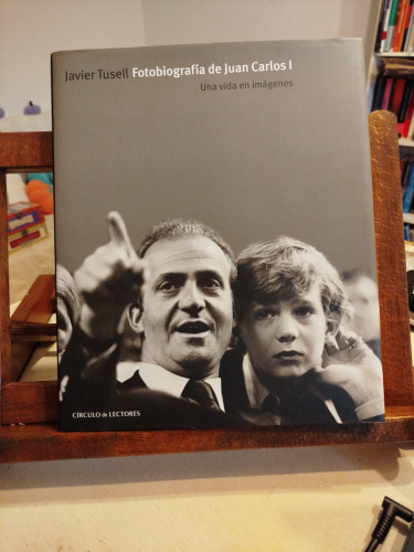 Portada del libro de Fotobiografía de Juan Carlos I: [una vida en imágenes] 