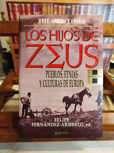 Portada del libro de Los Hijos de Zeus: pueblos, etnias y culturas de Europa: the Times