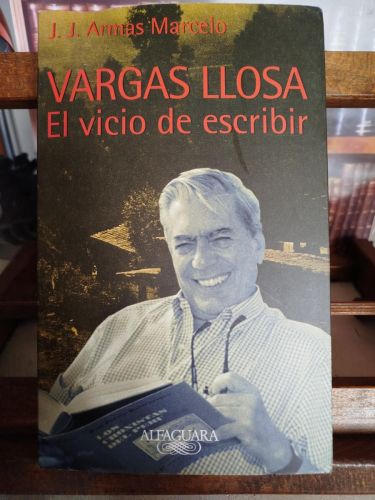 Portada del libro de Vargas Llosa: el vicio de escribir