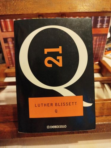 Portada del libro de Q (novela)