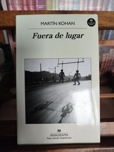 Portada del libro de Fuera de lugar